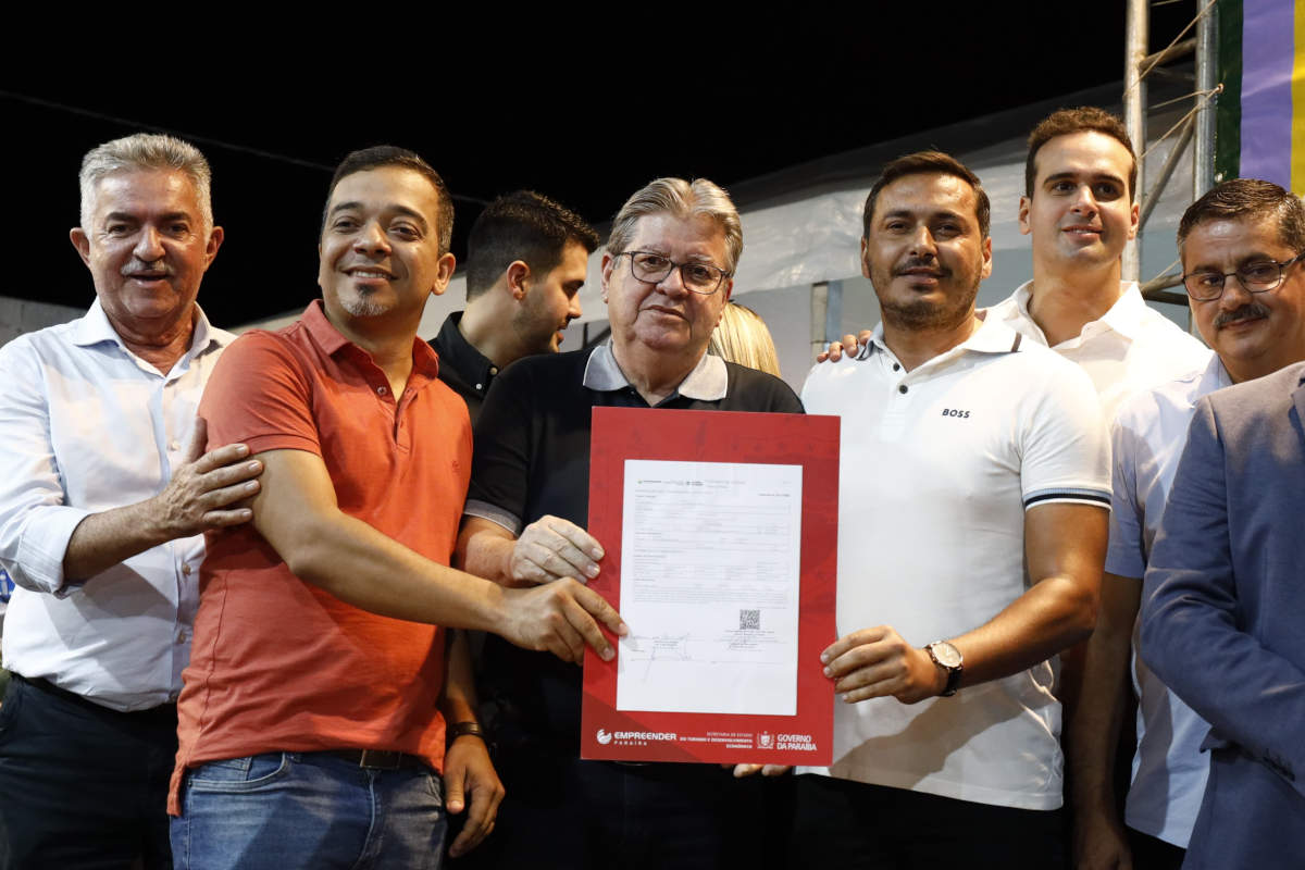 Governador ainda participou da assinatura de 73 contratos do programa Empreender PB