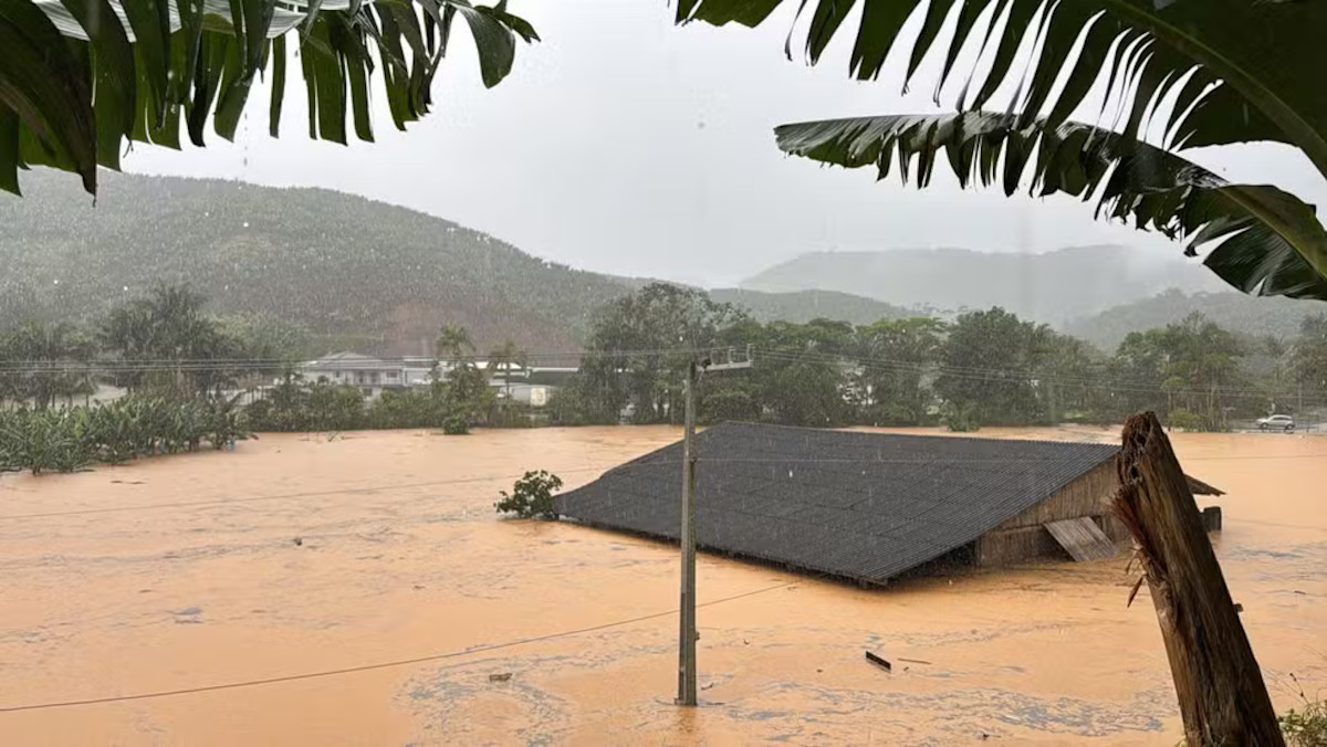 Em Luiz Alves, casa ficou embaixo d'água após chuvas intensas