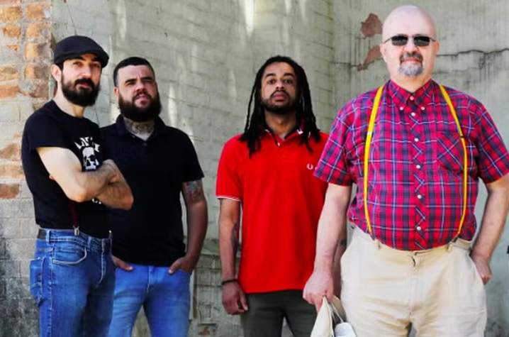 Banda Garotos Podres resolve questão com argumento terminativo: “Papai Noel não existe”