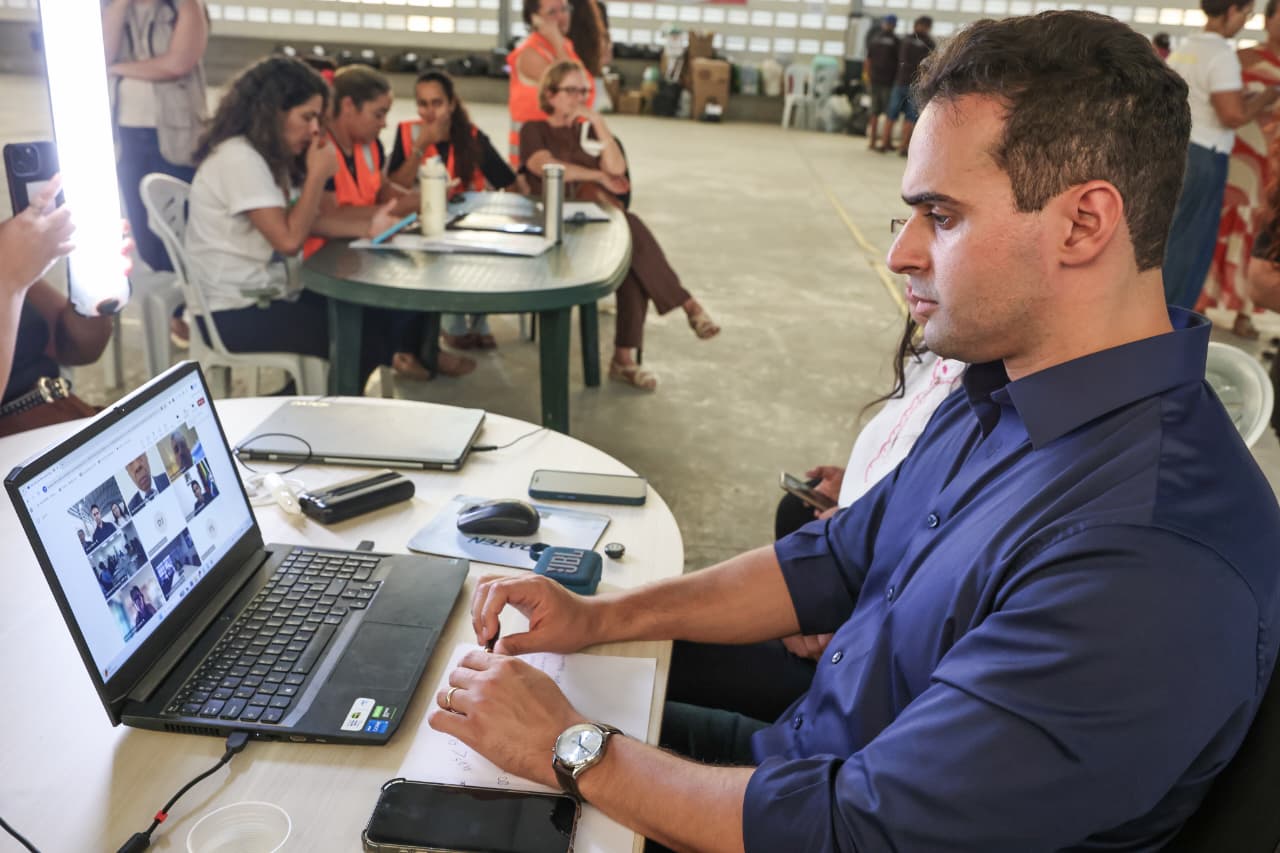 De acordo com o governador, "o que deve estar no horizonte são as famílias que perderam suas casas, seus imóveis"