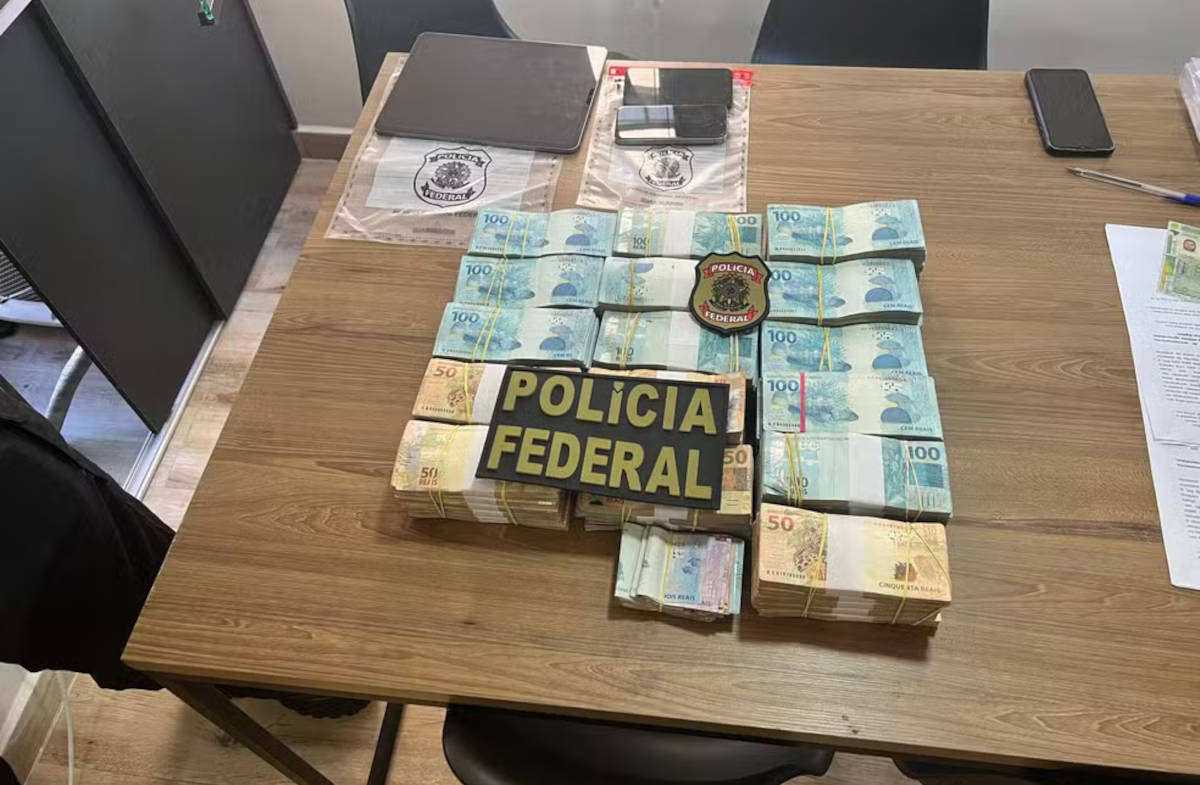 Os três presos e os proprietários do dinheiro apreendido são operadores financeiros do mercado ilícito de lavagem de dinheiro