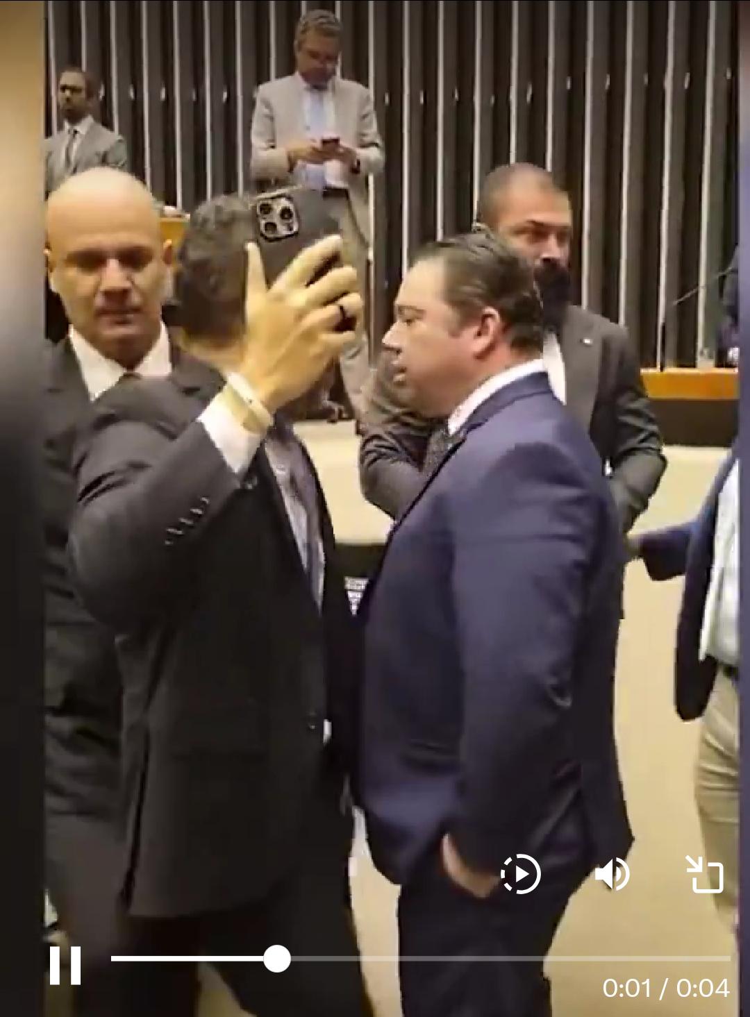 Vídeo comprova agressão do deputado Cabo Gilberto contra o deputado André Janones