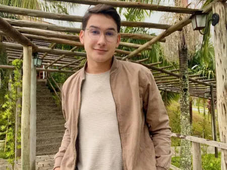 Jonatas Davi Rodrigues atua publicamente como Pietro Rodrigues