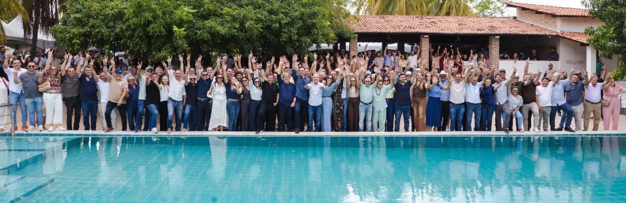 Lucas Ribeiro reuniu mais de 100 prefeitos, parlamentares e lideranças de várias regiões da Paraíba