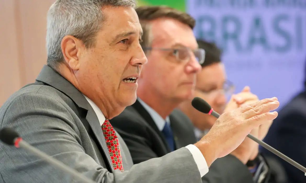 General foi detido no Rio de Janeiro por atrapalhar investigação (Foto: Marcos Corrêa/PR)