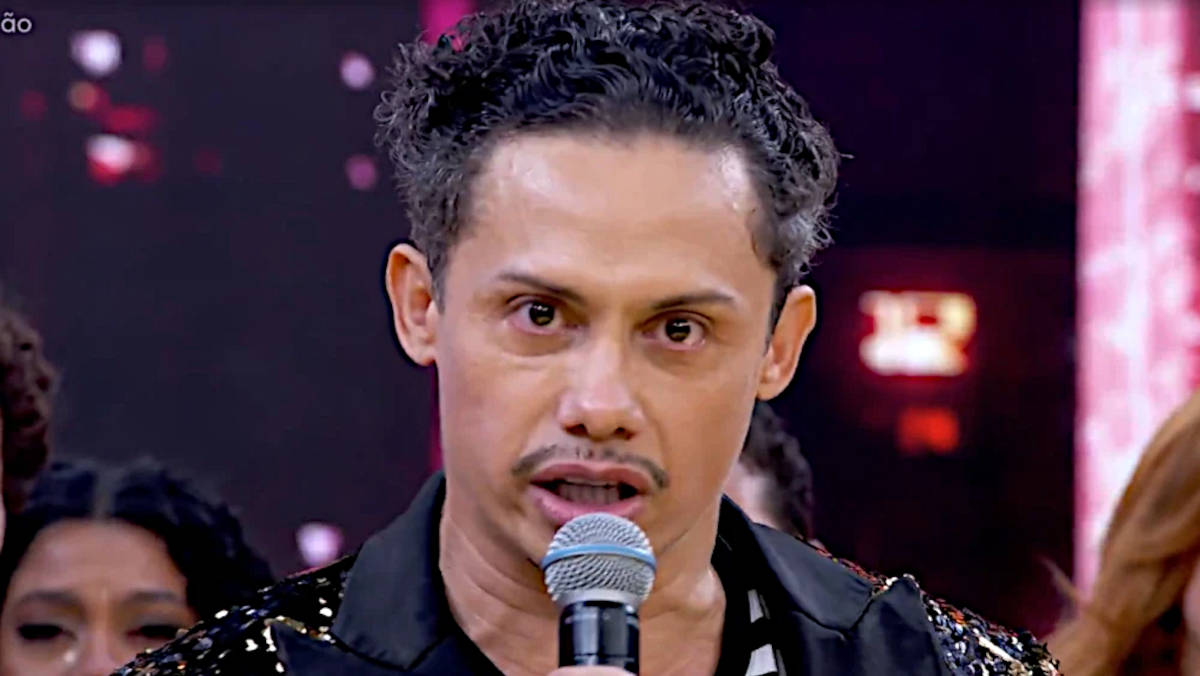 "Porque de onde eu saí e de onde essa mulher [Thais] saiu, da periferia, existe esperança pra gente conseguir vencer na vida", disse Silvero Pereira 