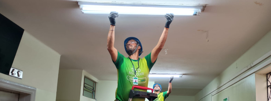 As ações incluem a modernização de equipamentos, melhoria da iluminação e instalação de painéis fotovoltaicos em algumas instituições