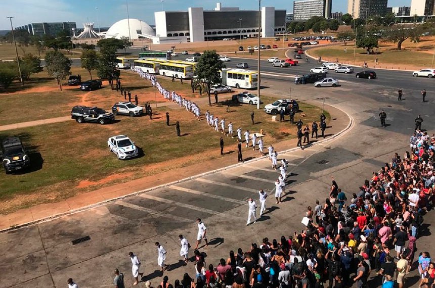 Debate sobre fim das 'saidinhas' expõe desafios da ressocialização