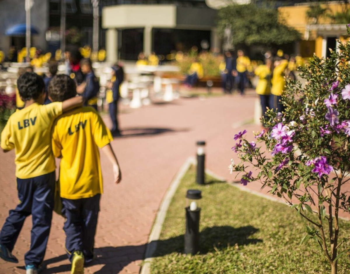 Data estimula reflexão sobre o valor da amizade e mobiliza a população em prol de quem mais necessita 