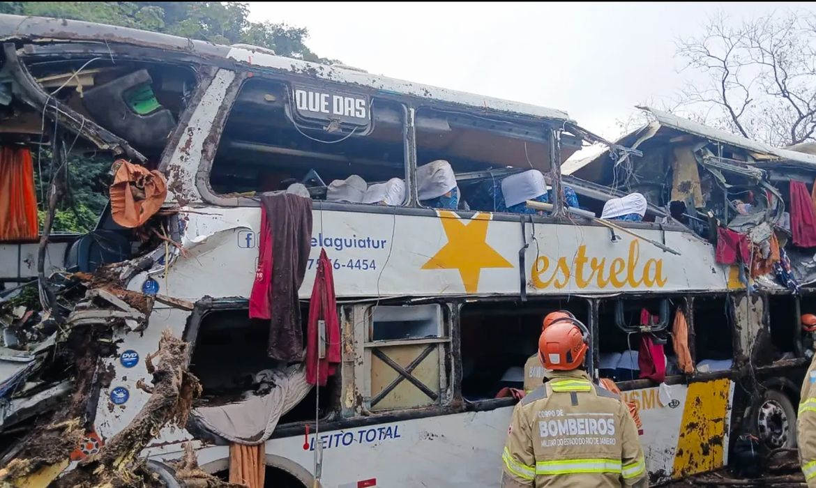 Havia 47 ocupantes a bordo quando o acidente ocorreu