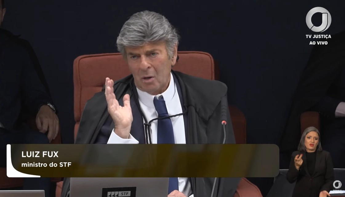 "A Constituição Federal não se refere às Turmas, ela se refere ao plenário e seria realmente ideal que tudo fosse julgado pelo plenário do STF com a racionalidade funcional", defendeu o ministro Luiz Fux