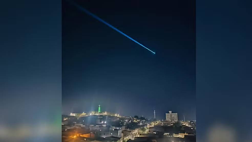 Meteoro percorreu centenas de quilômetros quase paralelo à superfície terrestre