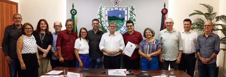 Revisão do PCCR da Comunicação Institucional estabelece três níveis e classes, equiparando os salários dos jornalistas do quadro estadual aos da Empresa Paraibana de Comunicação e criando um piso salarial