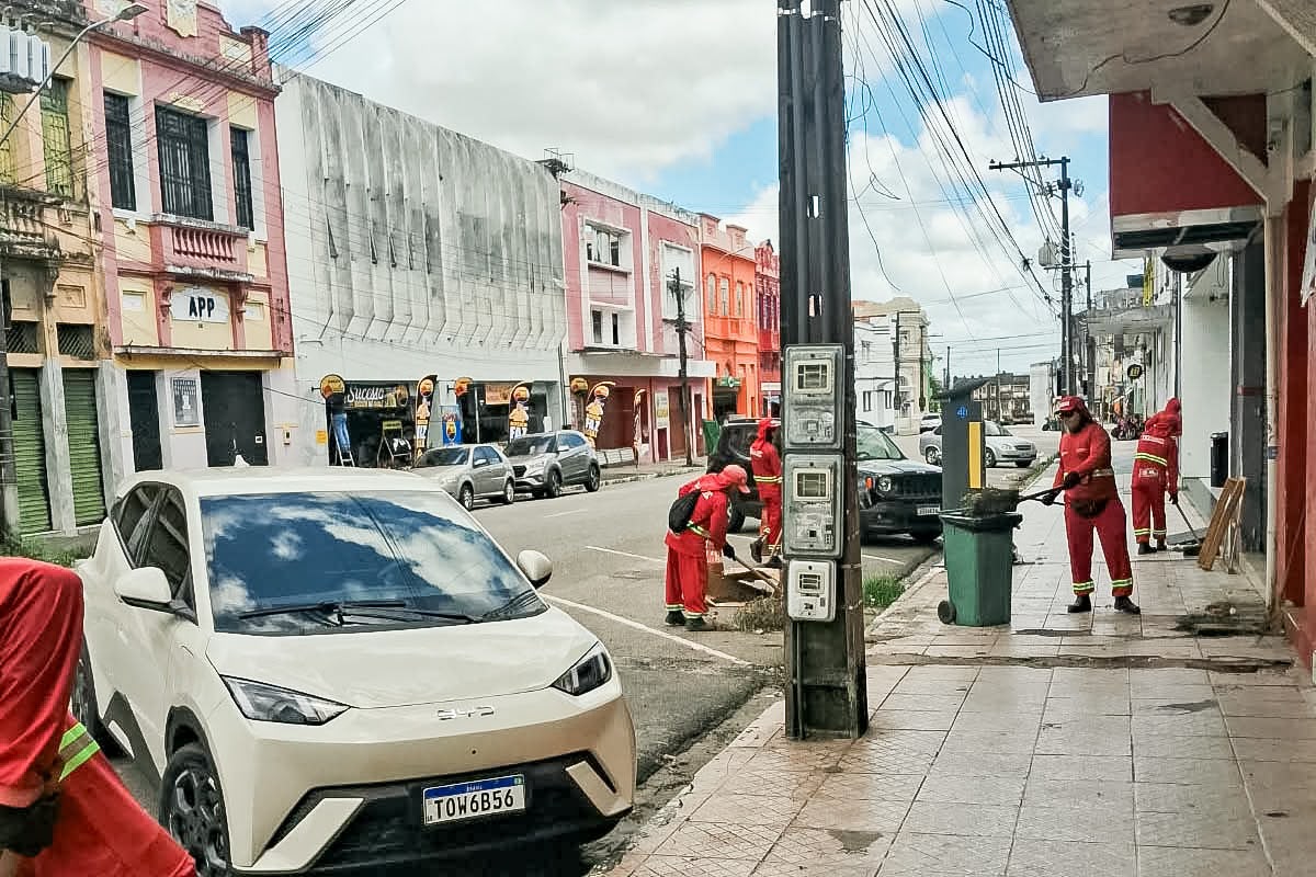 No Centro, incluindo Roger e Varadouro, houve capinação e conservação ao longo do dia