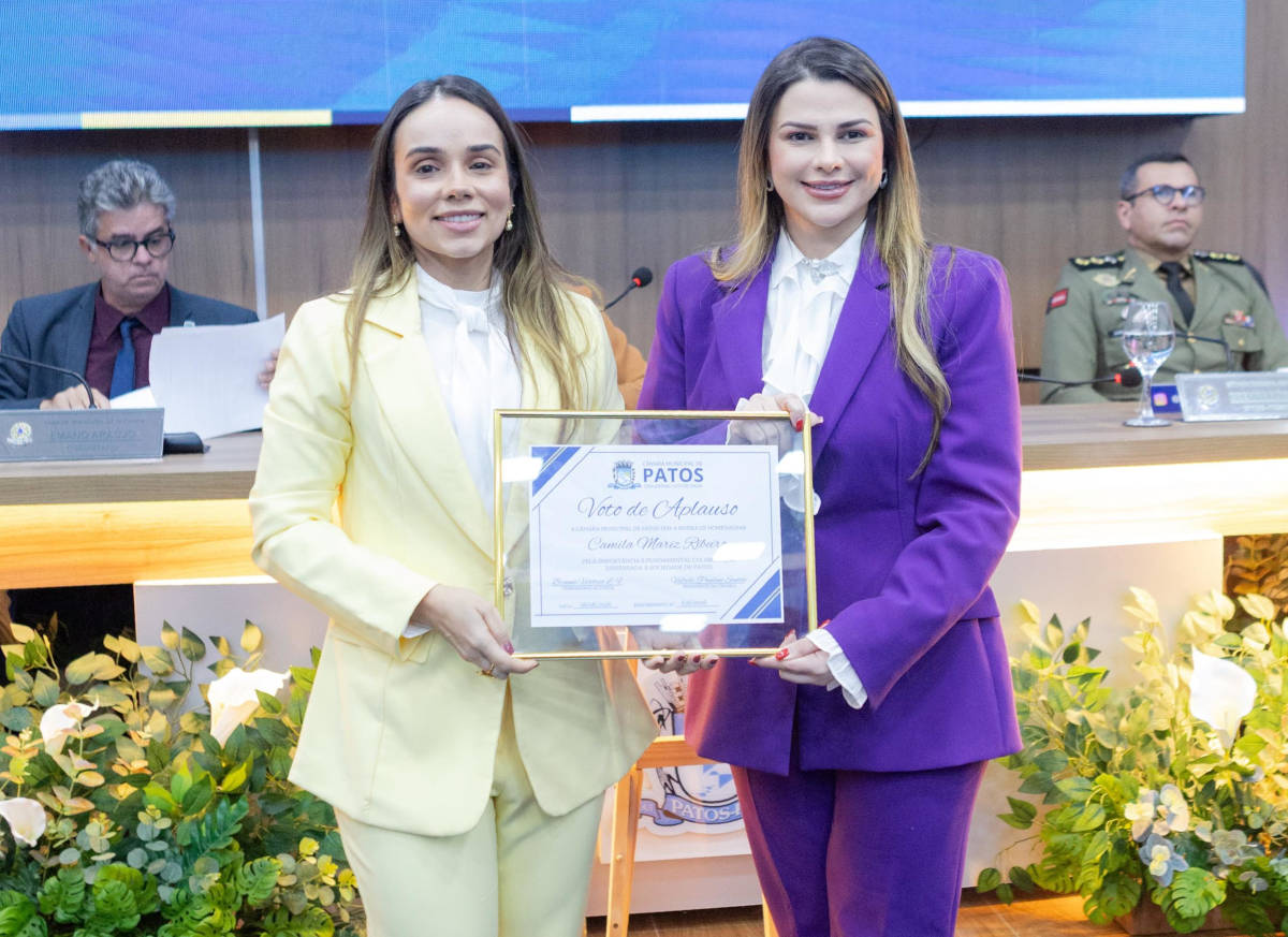 Primeira-dama Camila Mariz recebe título de cidadã patoense e reforça compromisso com a proteção às mulheres