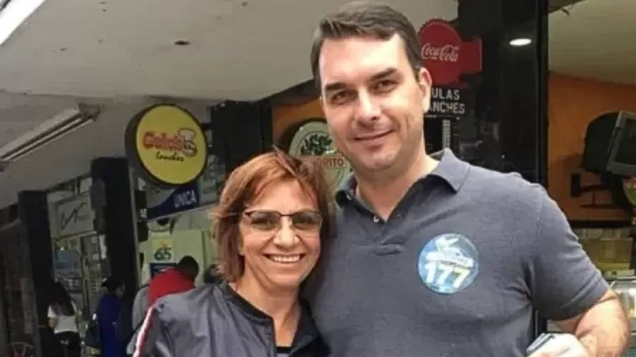 Mariana Mota e Flávio Bolsonaro
