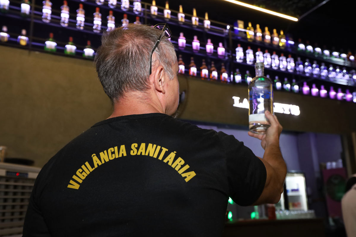 Vigilância Sanitária participou da ação contra venda de bebidas adulteradas