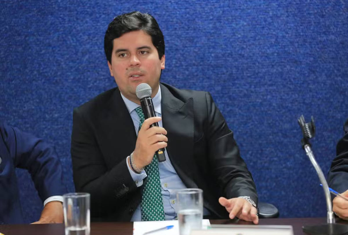 Fufuca confirmou sua permanência no governo durante um evento ao lado de Lula no Maranhão, na segunda-feira