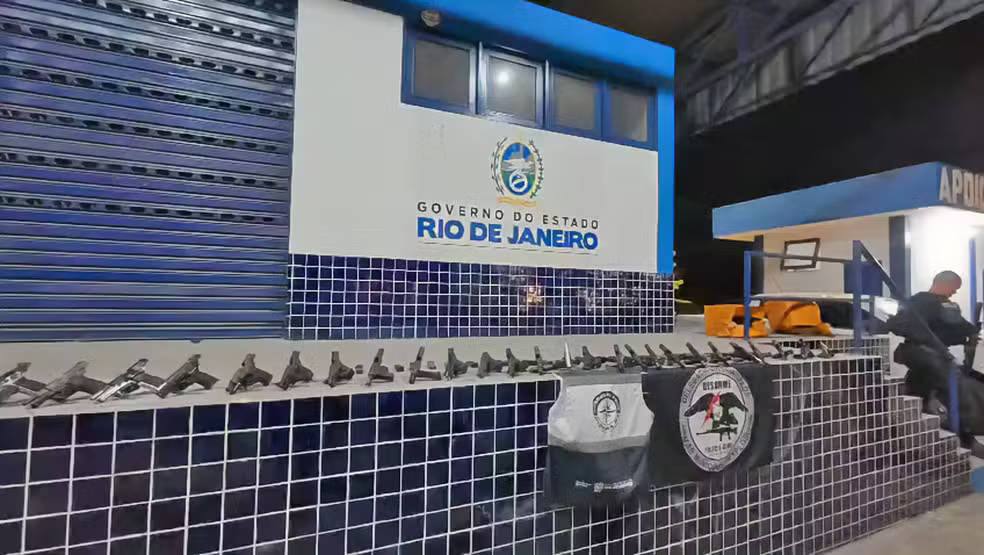 Fiscais perceberam o peso excessivo de caixas no bagageiro do veículo, que partiu do bairro do Brás, em São Paulo