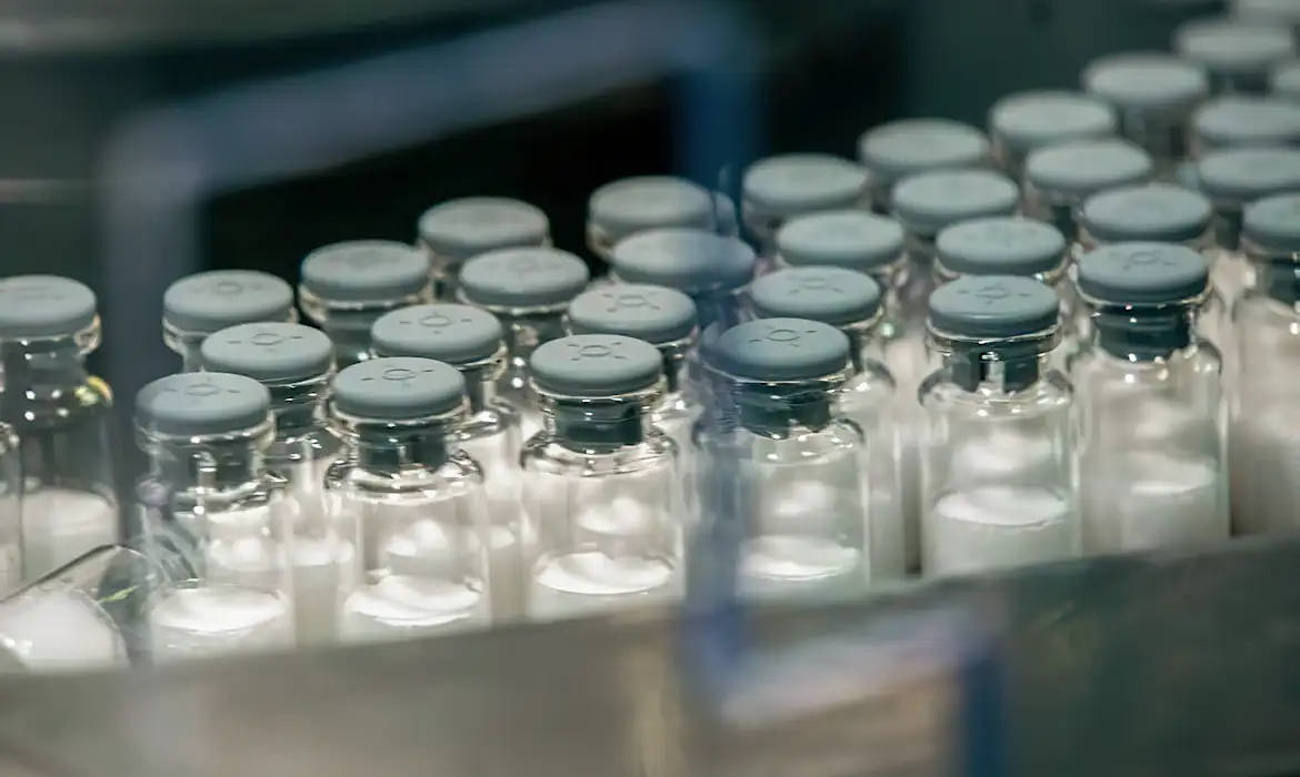 Assinatura do termo de compromisso marca etapa decisiva para registro do imunizante desenvolvido pelo instituto paulista