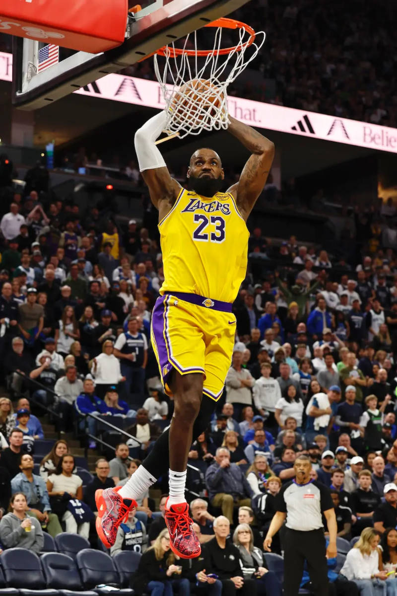 Lakers são propriedade da família Buss desde 1979