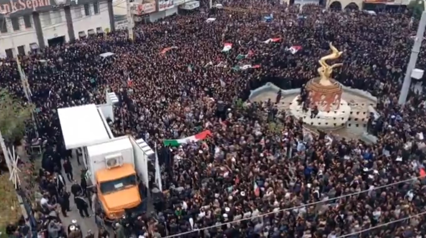 165 meninas morreram no ataque, ocorrido no primeiro dia da ofensiva coordenada por Estados Unidos e Israel contra o país