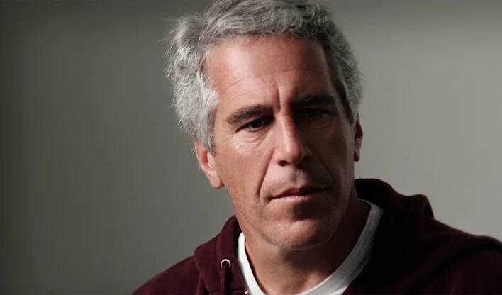 Jeffrey Epstein geria uma rede de pedofilia e tinha clientes do mundo inteiro