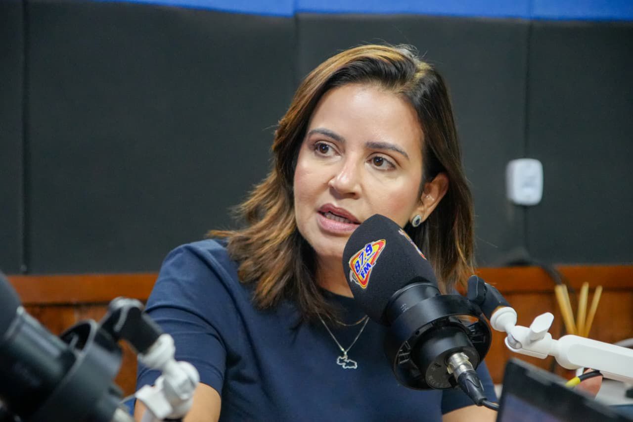 "A política sem mulher enfraquece a democracia", afirma Pollyanna