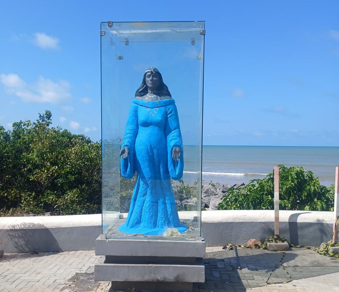Estátua recebeu um novo vidro incolor de 8 milímetros, equipado com película de proteção PS4