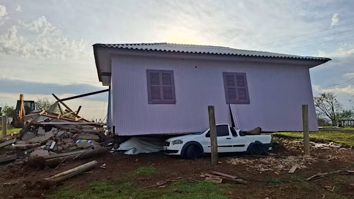 Defesa Civil local estima que os ventos tenham ultrapassado 80 km/h nas áreas mais afetadas