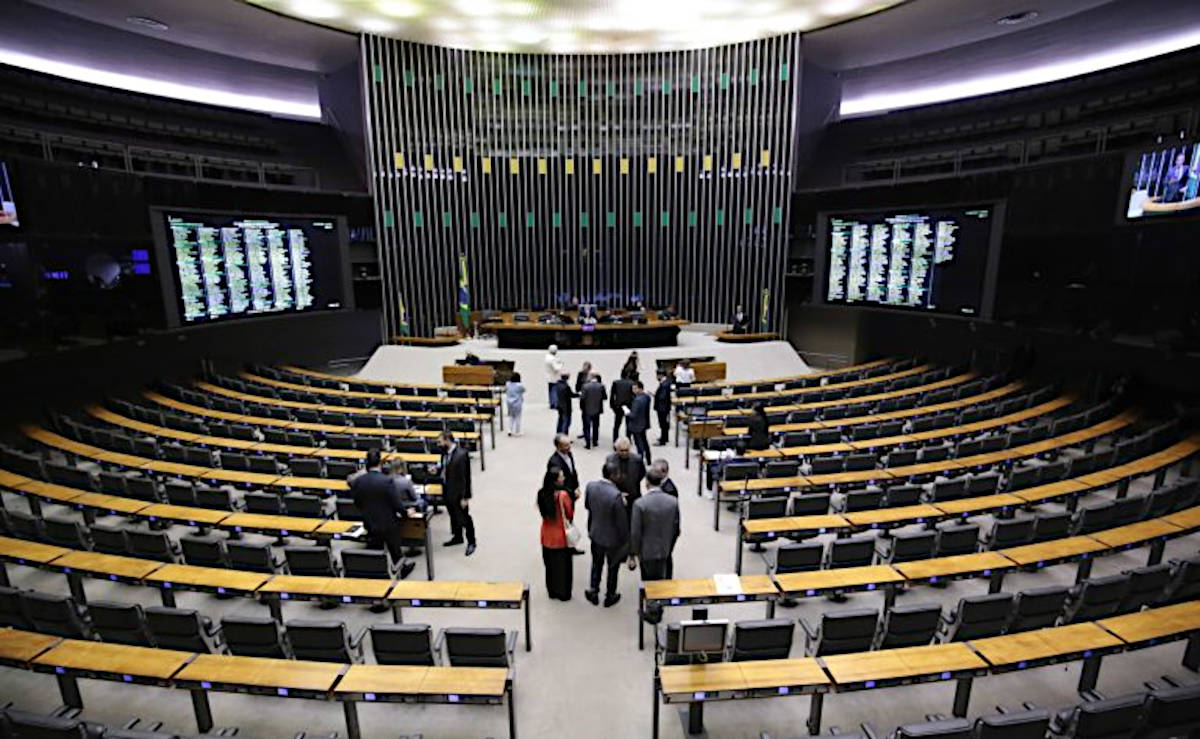 Plenário da Câmara também aprovou a urgência para outras quatro propostas