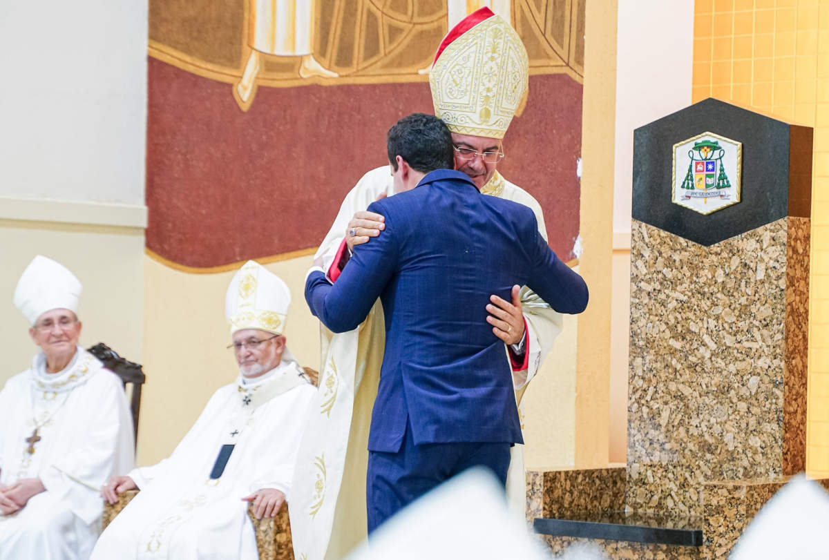Evento religioso oficializou o início do ministério episcopal do nono bispo diocesano da cidade
