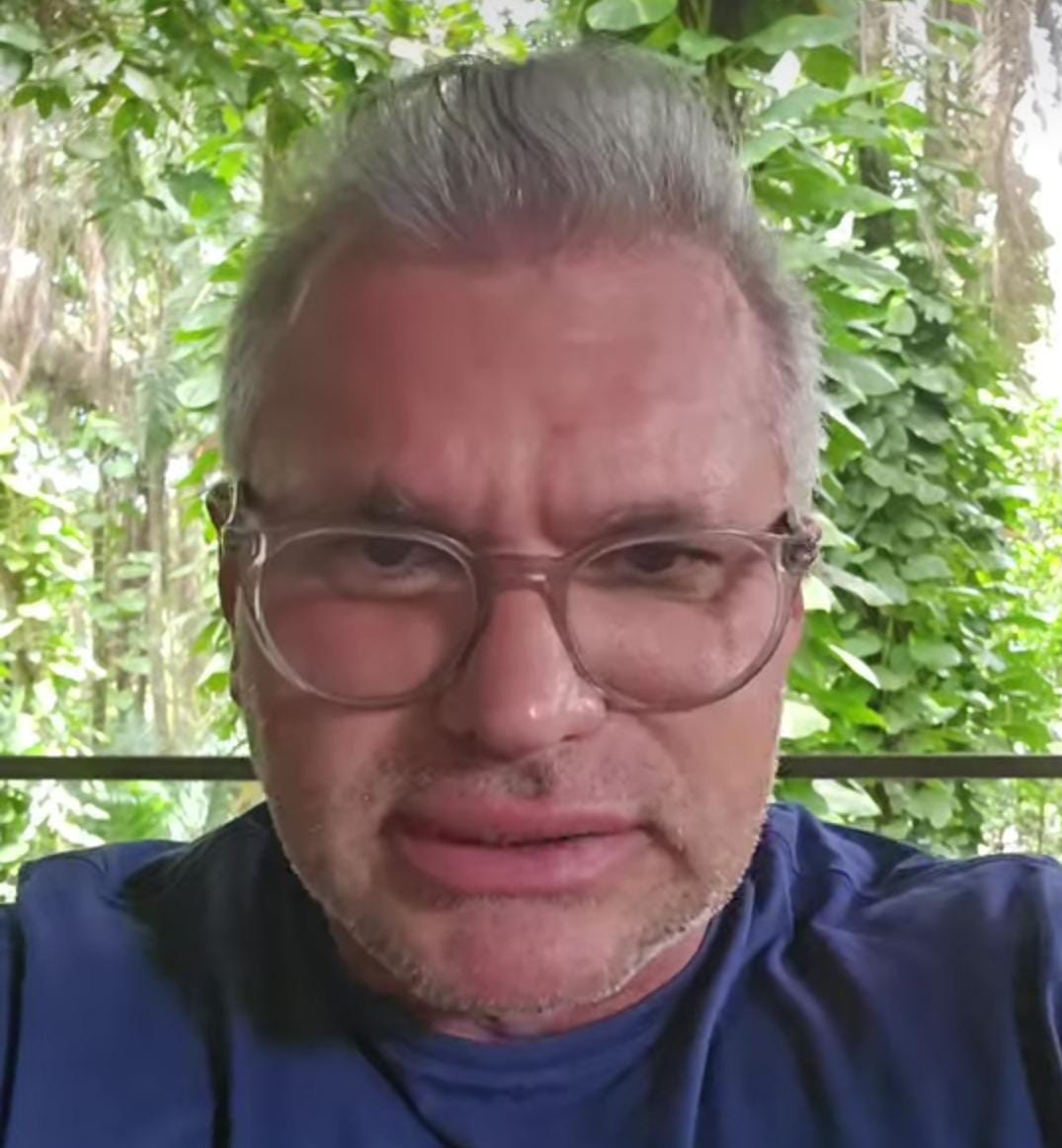 Julian Lemos (foto) afirmou que Flávio Bolsonaro é o chorume da política brasileira