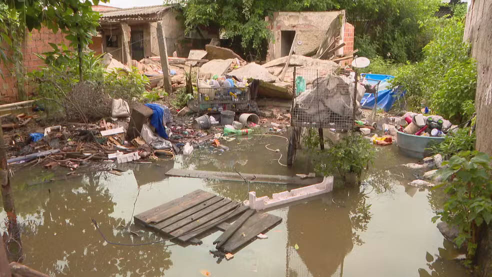 Laje desabou matando criança de 11 anos e o padrasto
