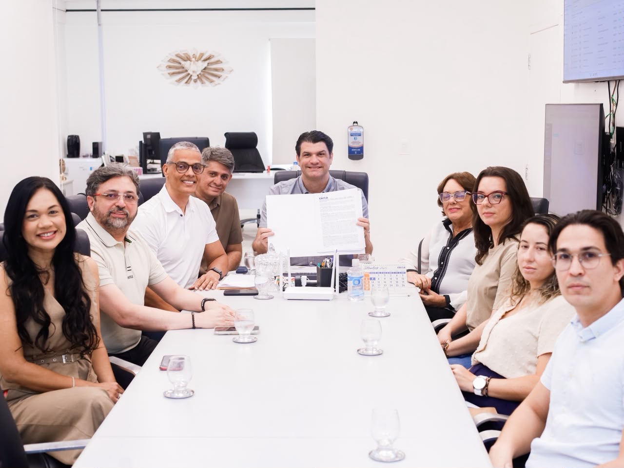 Leo Bezerra assina contrato para 400 moradias do Minha Casa, Minha Vida (Foto: Renata Medeiros/Divulgação)