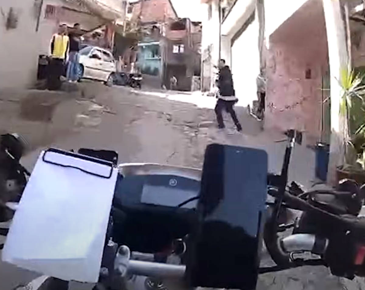 Incidente aconteceu após perseguição iniciada pelo policial Johannes Kennedy Santana, que patrulhava sozinho de motocicleta