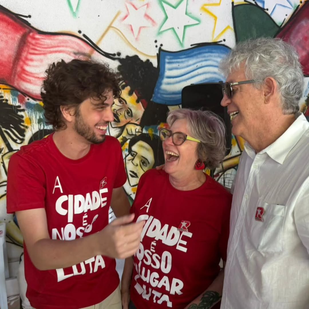 Márcia Lucena (centro) no PT da Paraíba