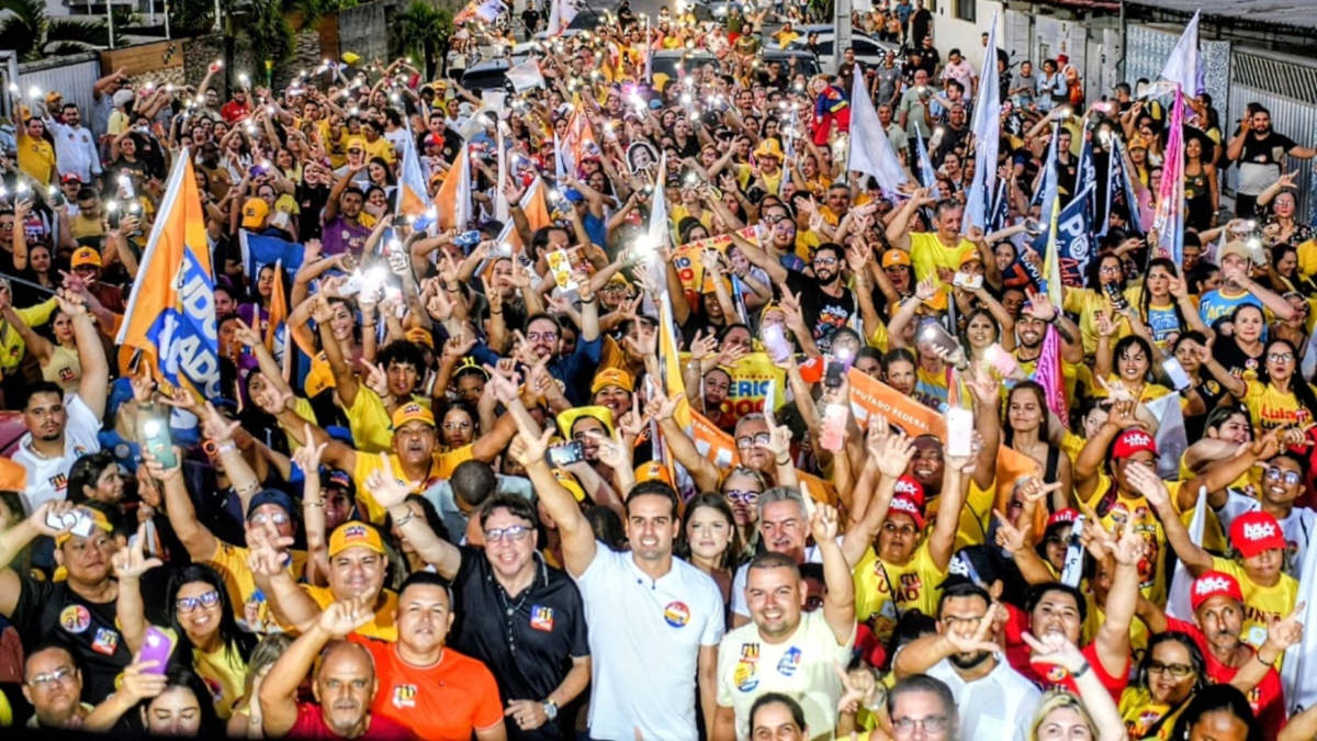 Lucas Ribeiro destaca ações do Governo durante caminhada em bairros da capital