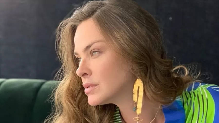 Letícia Birkheuer também criticou o estilo de vida que o filho leva na casa do pai