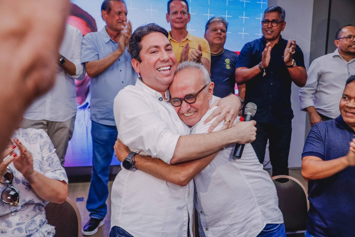 Felipe Leitão (à esq.) classificou Cícero como um gestor experiente e sensível às demandas populares