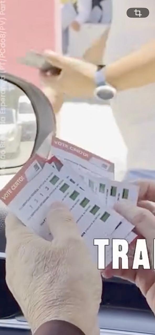 Santinho de Ricardo Coutinho não tem pedido de voto para Lula