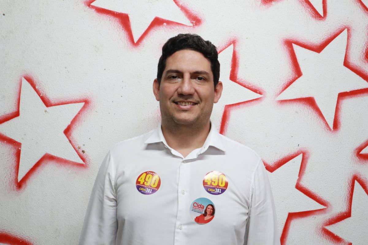 "No campo da conjuntura política, nossa chapa defende que o centro do nosso debate em 2026 seja a reeleição do presidente Lula", afirmou Marcus Túlio