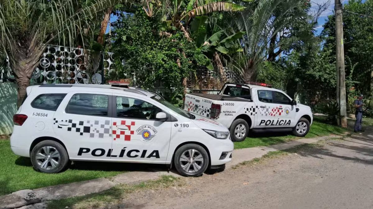 Polícia Militar apura ocorrência no local