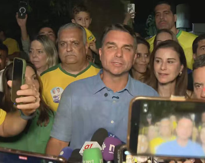 "A palavra é mudança", declarou Flávio Bolsonaro 