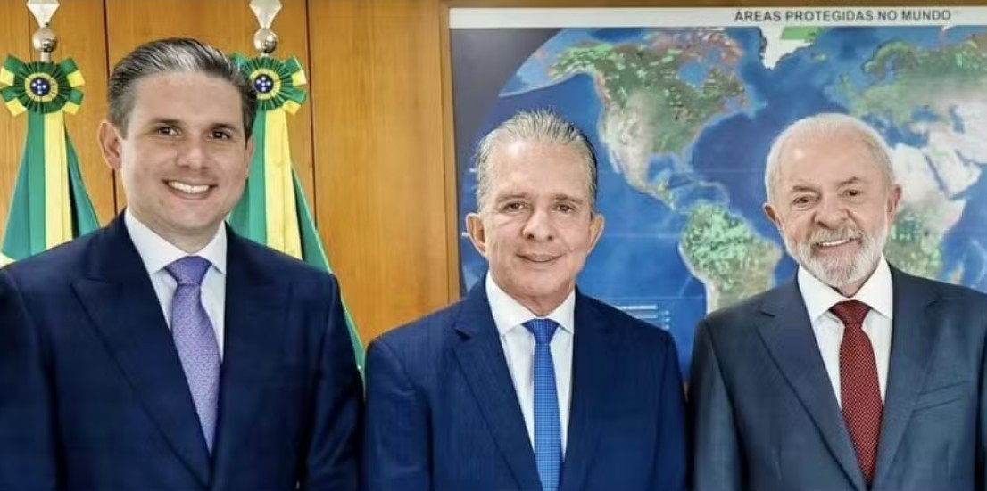 Aliado de João Azevêdo, Nabor (centro) tenta se encaixar na segunda vaga, mas ainda há dúvidas sobre a acomodação dos espaços nas candidaturas ao Senado
