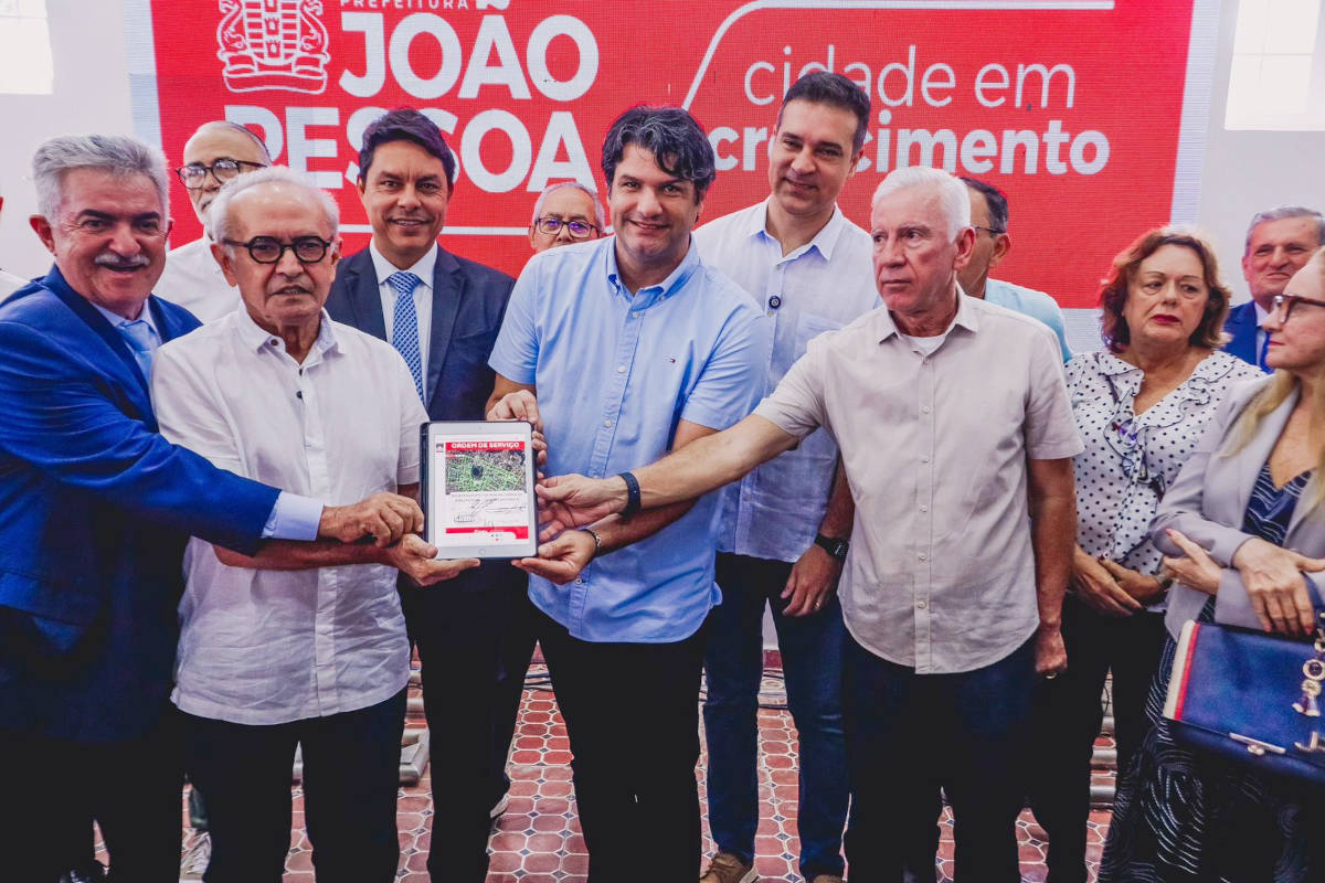 Cícero autorizou a construção de novas moradias para 420 pessoas que residem em áreas de risco do Porto do Capim, a instalação da nova iluminação em LED de todo o perímetro central