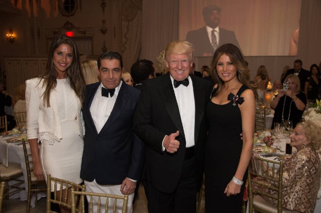 Amanda Ungaro, seu agora ex-marido, Paolo Zampolli, Donald e Melania Trump em 2016 