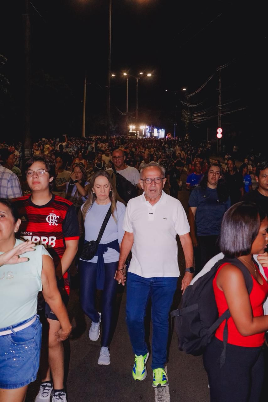 Cícero participou da romaria acompanhado de sua esposa, Lauremília Lucena