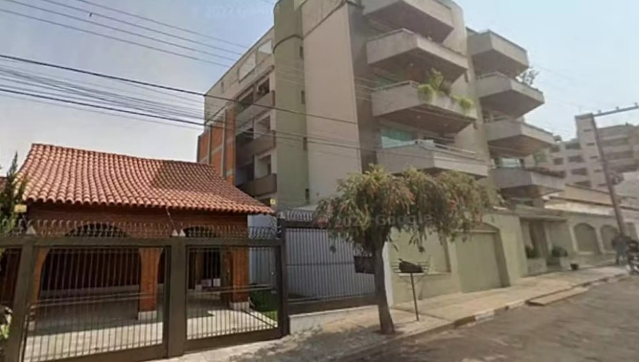 Dono da residência tentou negociar com os responsáveis pelo edifício antes de resolver do seu jeito