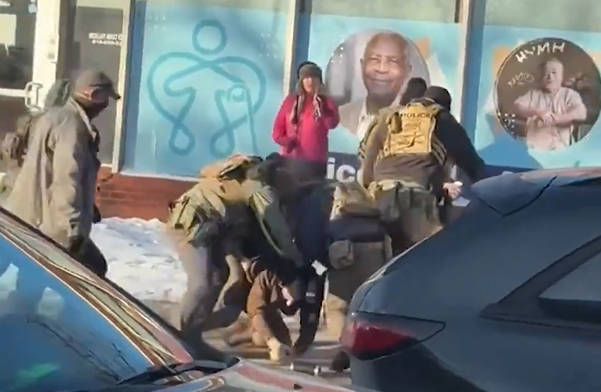 Vítima foi atingida durante uma operação federal na cidade